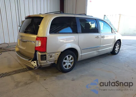 2012 Chrysler Town & Country Touring из США, поврежденный, VIN 2C4RC1BG1CR237654